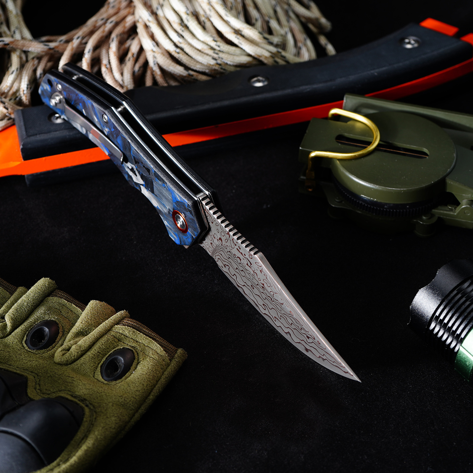 Tunafire Knife GT-DM052-1 Blue Carbon fiber Handle Flipper Knife VG10 steel core Yellow brass Damascus steel pattern Blade Camping Pocket Knives